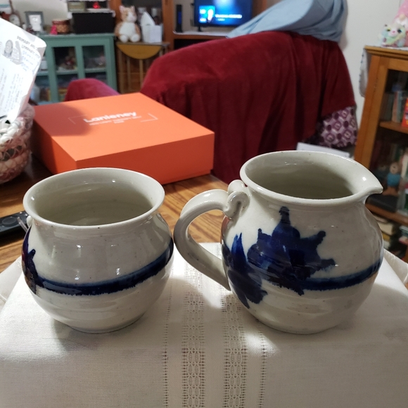 Rustic Country Pottery Pitcher and Sugar Bowl - Picture 3 of 8